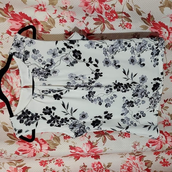 Calvin Klein Tops - Calvin Klein Black Floral Print Blouse - White Large Sleevless